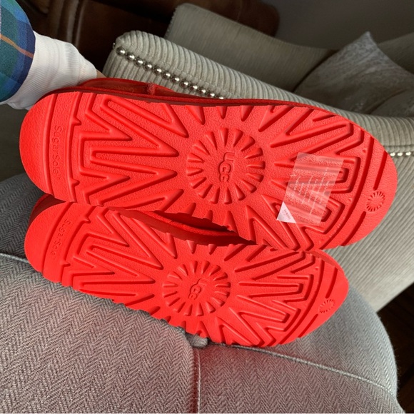 Womens UGG® Classic Mini II Boot - Picture 10 of 11